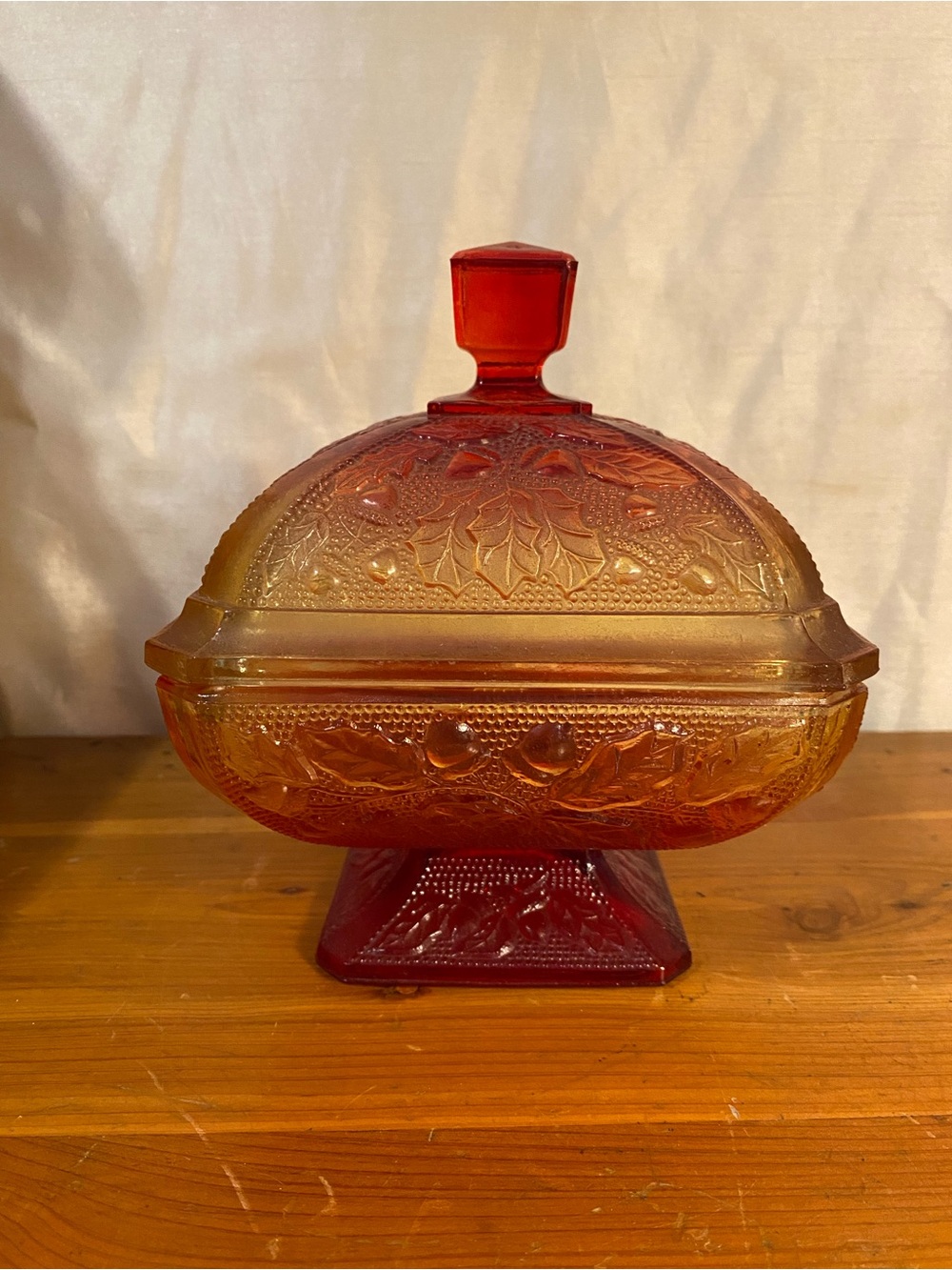 Vintage Jeannette Amberina Glass Covered Candy Dish Acorn & Leaves Pattern